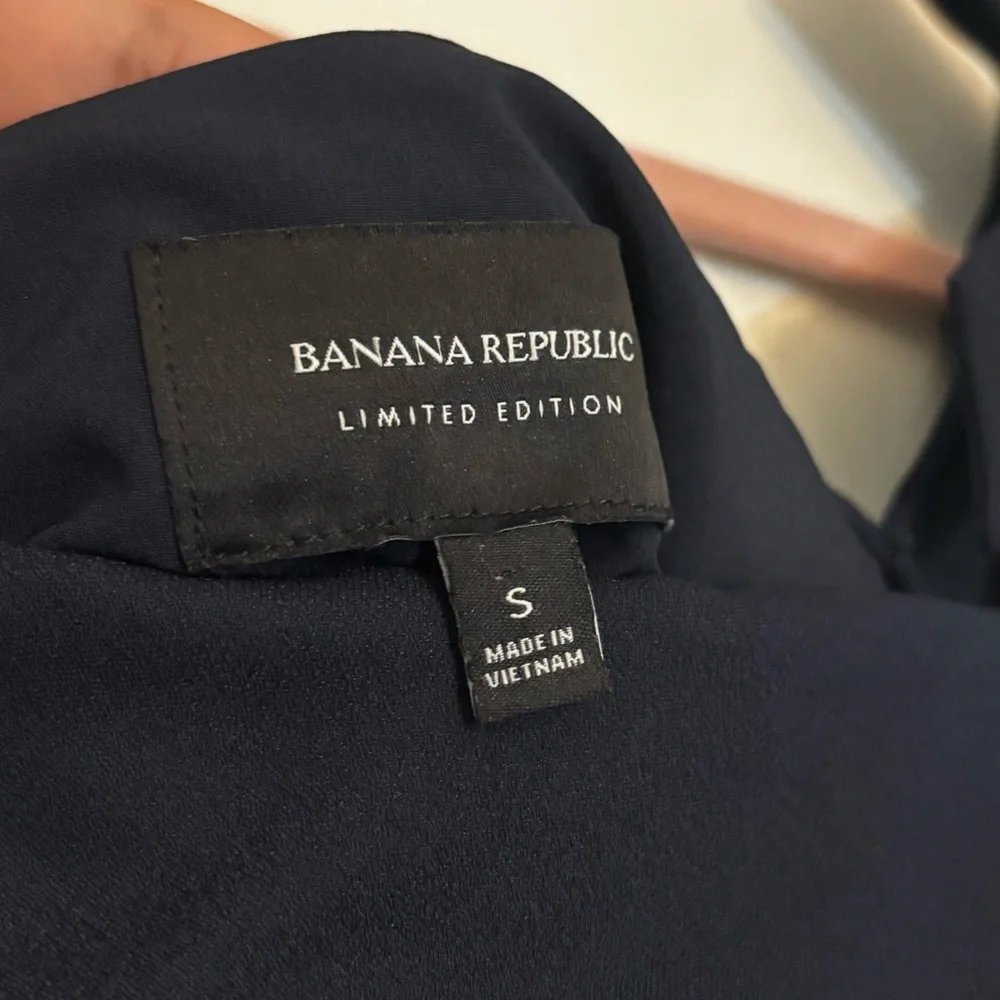 Banana Republic top - Picture 2 of 2